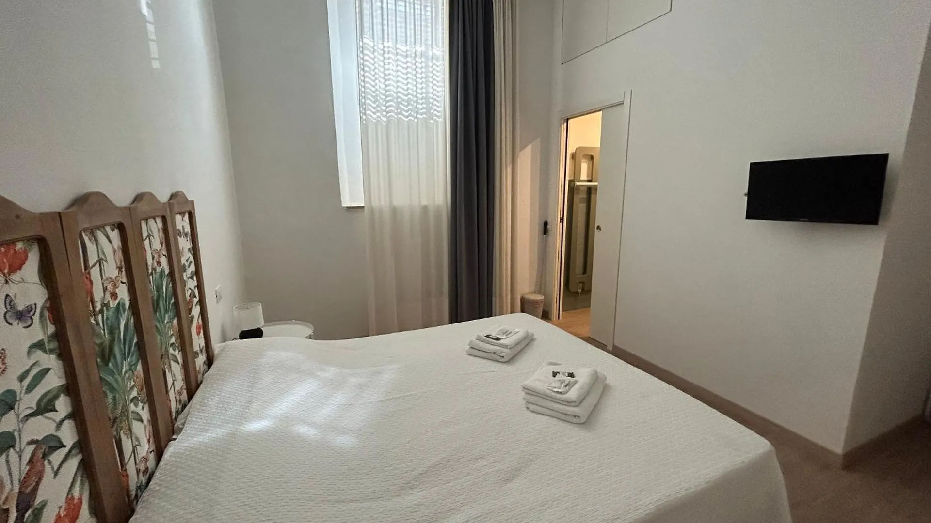Ensuite Florence Room